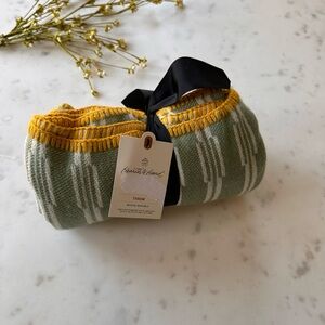 Hearth and hand throw blanket